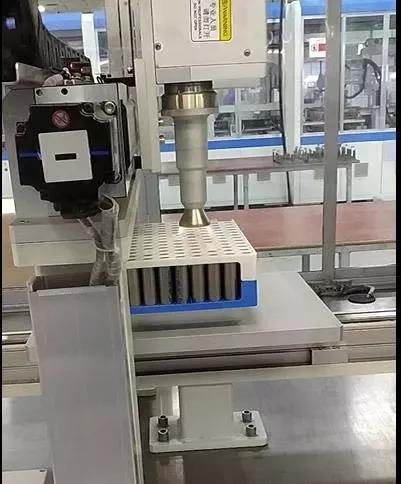 等離子清洗機在鋰電池行業(yè)的應(yīng)用-【東信高科】